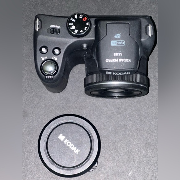 Explore the world of photography with KODAK PIXPRO AZ255, perfect for beginners. - Picture 4 of 5